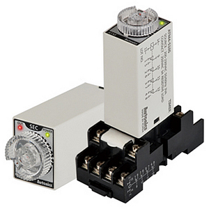 ATM4-510M Миниатюрный аналоговый таймер, 21,5x28x59,3мм, 14-конт. штекер, под розетку RT704-B, питание 200-230VAC, Запуск по вкл. питания, задержка по вкл. питания, Временной диапазон от 1 до 10 мин., 4 перекидных контакта 3A, 250VAC.