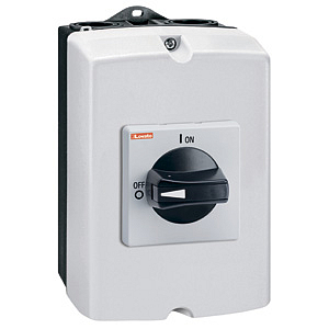 GAZ032B Выключатель-разъединитель 3P в пластиковом корпусе с черной рукояткой, 32А